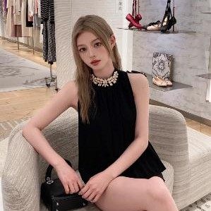 EUSKY IIWAN 黑色法式高级感钻链无袖挂脖上衣女辣妹宽松显瘦小衫