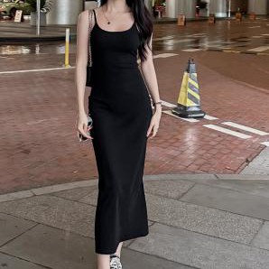 吊带裙连衣裙女黑色修身长裙春夏季2025新款高级感打底裙内搭裙子
